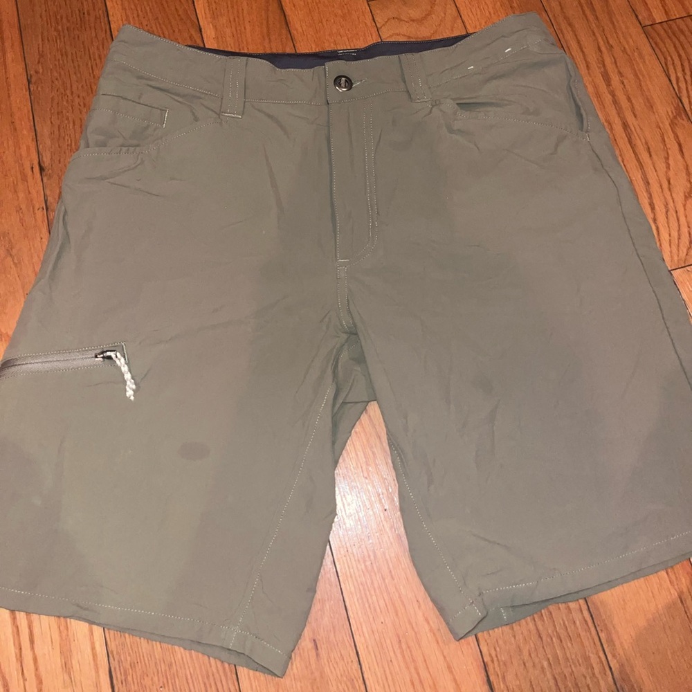 Patagonia Men's Olive Cargo Shorts